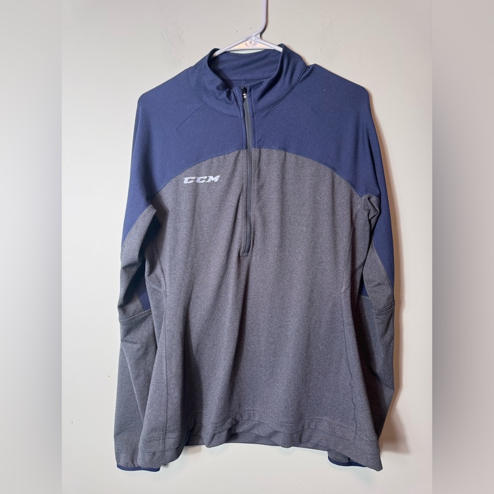 CCM Team Men’s 1/4 Zip Pullover training top in navy blue and gray Large‎
